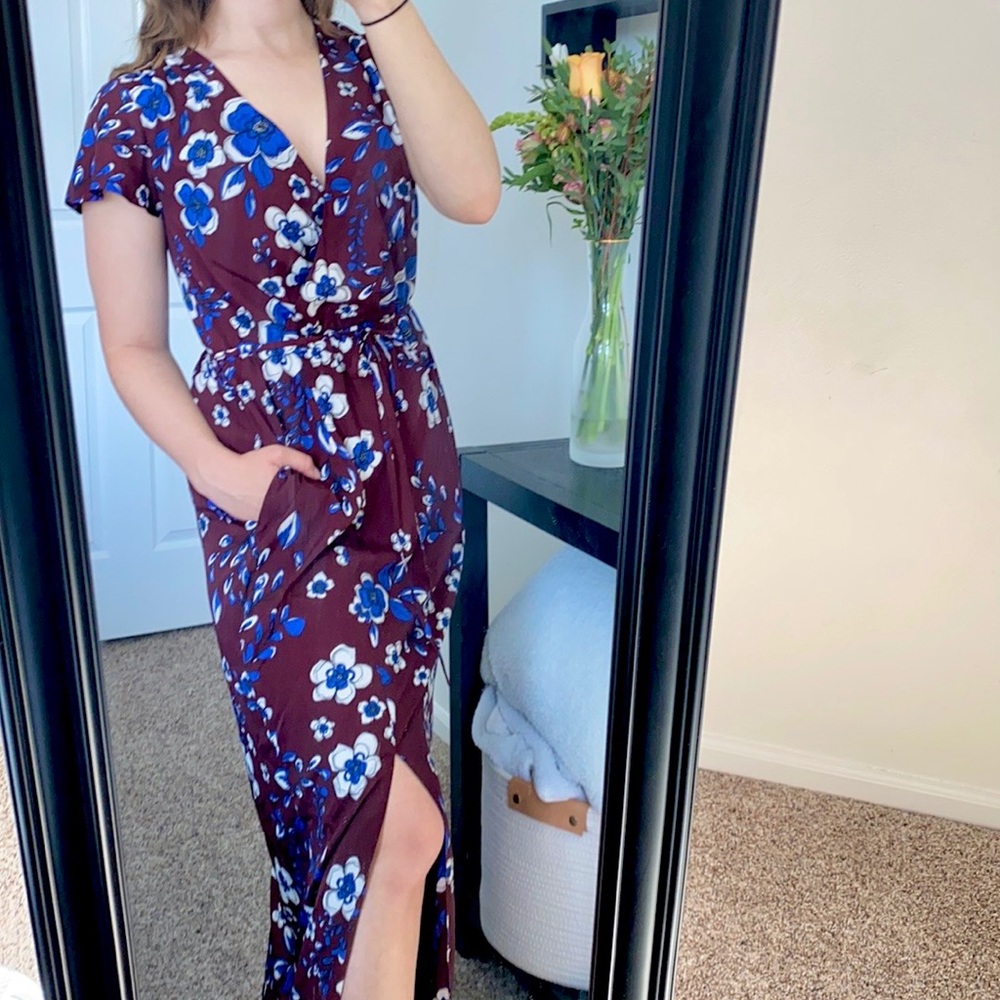 Banana Republic Floral Printed Wine Color Maxi Wrap Dress w Pockets